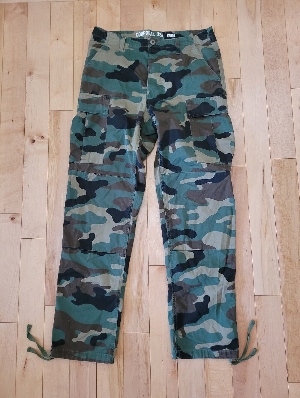 Ninth Hall men's size 32 camo cargo pants